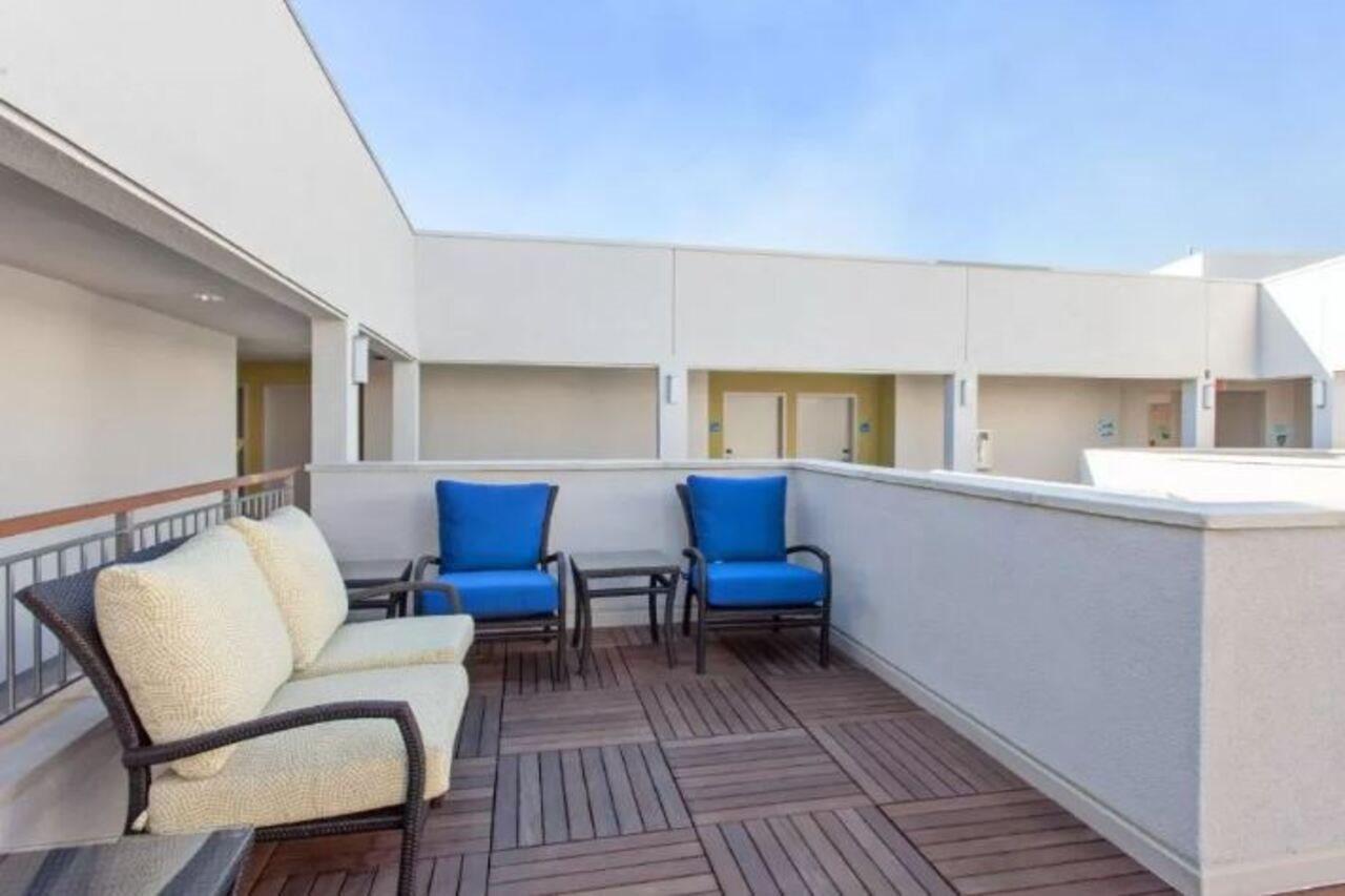 Holiday Inn Express West Los Angeles By Ihg Buitenkant foto