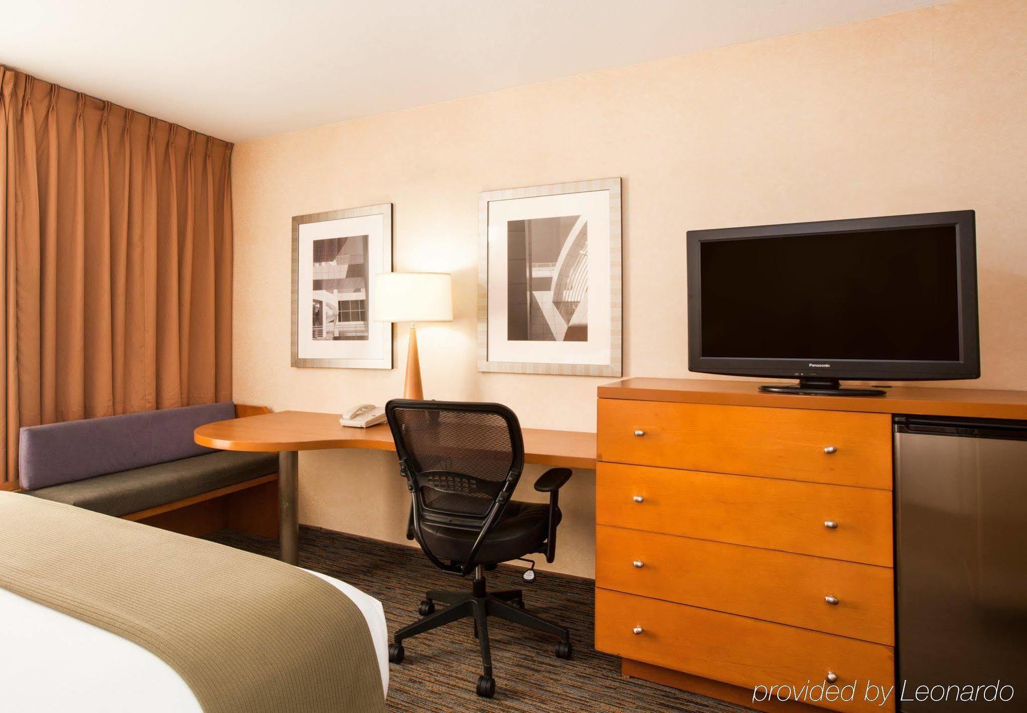 Holiday Inn Express West Los Angeles By Ihg Buitenkant foto