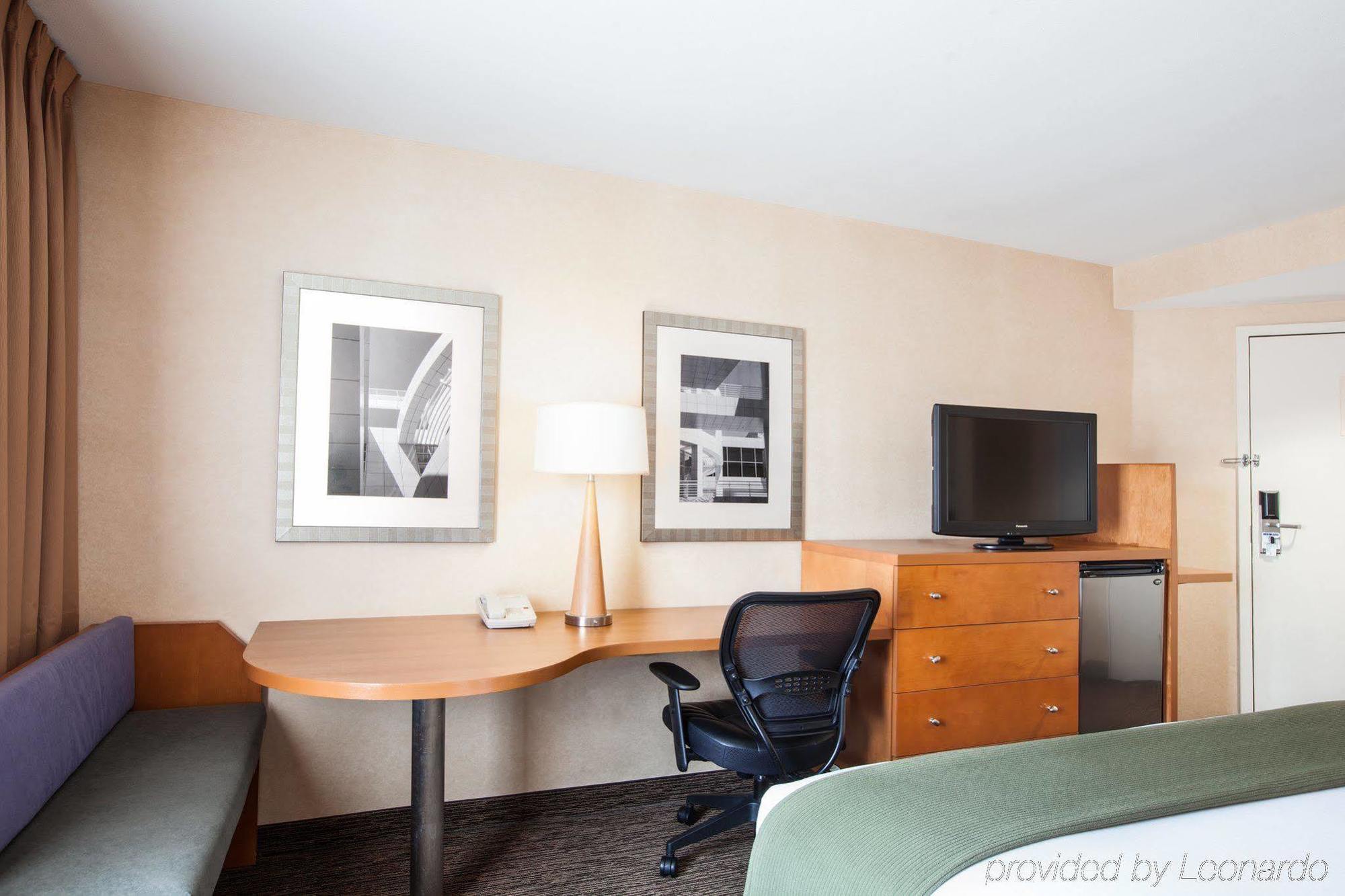 Holiday Inn Express West Los Angeles By Ihg Buitenkant foto